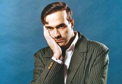 Mert Demir'in yeni tarzı sosyal medyanın gündemine bomba gibi düştü!