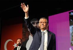 Özgür Özel yeniden CHP Genel Başkanı seçildi