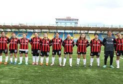 Ağrı'da "Kızlar futbol oynayamaz" algısını yıktılar şimdi 1. Lig peşindeler