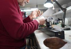 Hobi olarak başladı siparişlere yetişemiyor! Brezilya'dan getirdiği meyveyi Erzincan'da tespih yapıyor