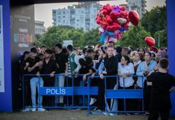 Konsere maraton koşar gibi koştular! Her şey ön sırayı kapmak için