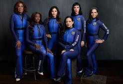 Katy Perry 10 dakika boyunca uzayda kaldı! Mürettabatın tamamı kadınlardan oluşuyor