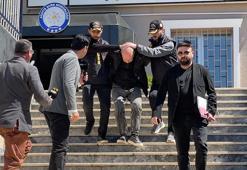 Takılıp düşünce sinirlenip mezara saldırmış! Mattia Ahmet Minguzzi'nin mezarını tahrip eden şahıs adliyeye sevk edildi