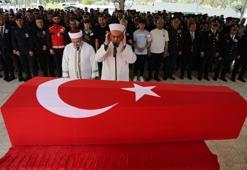 Şehit polis Esat Koyuncu'nun naaşı Adana'da toprağa verildi