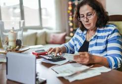 Ev kadınına emeklilik hakkı geliyor! Yeni sistemde primleri devlet ödüyor, detaylar belli oldu