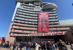 Cumhuriyet Halk Partisi Genel Merkezi'nde imza kampanyası