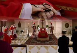 İlk görüntü geldi! Vatikan Papa Francis'in açık tabutu içinde fotoğrafını paylaştı