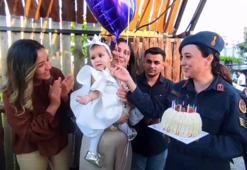 Adana'da jandarma ekibinden şehidin emanetine doğum günü sürprizi