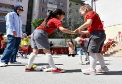 Bilecik'te çocuklar unutulmaya yüz tutmuş oyunlarla eğlendi
