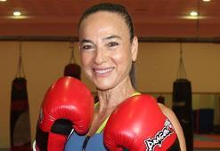 Spor tutkunun kadının yaşını tahmin etmek çok zor! Muay thai ve koşu sporları sayesinde yıllara meydan okuyor