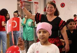 Adana'da unutulmaz 23 Nisan kutlaması: Kanser hastası çocuklar bayramı doyasıya yaşadı