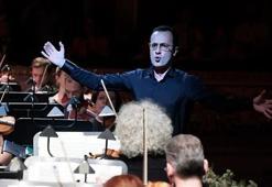 Cumhurbaşkanlığı Senfoni Orkestrası şefi Deliorman, tarihi Bolşoy Tiyatrosu’nda konser yöneten ilk Türk şef oldu