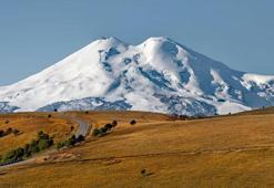 Rusya'nın en yüksek dağı Elbruz'a tırmanış yapan 2 Türk hayatını kaybetti