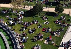 Vatandaşlar parklara akın etti! Hamamda yakalandı, can havliyle peştamallı sokağa fırladı