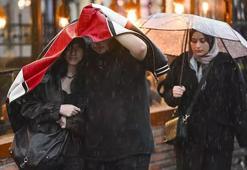 Ankara'da 'Süper hücre' etkisi! Bir anda yağmur bastırdı ve yollar göle döndü