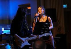 Demet’in rolü gerçek oldu! Eşref’in Nisan’ından şarkıcı Afra ile düet: “Şimdi Böyle Biriymiş”