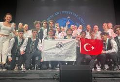 Liselilerin büyük zaferi! Roma’dan birincilik ve büyük ödülle döndüler