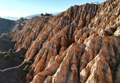 Şeytan Şehri görenleri ürkütüyor! Sivas'ta doğaseverlerin ilgi odağı oldu