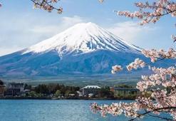 Ölümden döndü aklı başına gelmedi! Acemi dağcının hatası tüm dünyada alay konusu oldu