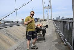 Kıtalar arası yürüyüşte tarihi an! 15 Temmuz Şehitler Köprüsü’nü yürüyerek geçti