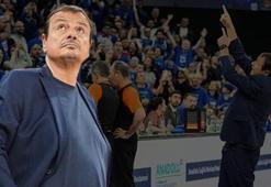 Ergin Ataman olay oldu! Anadolu Efesliler ile kapıştı, bir anda terk etti