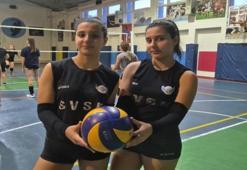 İkiz kardeşlerin voleybol aşkı: Aynı sahada ter döküyorlar, aynı hayali kuruyorlar