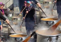 Yılda sadece bir kez yapılıyor! Binlerce kişi o köye akın ediyor