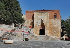 Depremin en büyük darbesini alan şehir yeniden dirildi! Hüzün ve keder yerini güzel günlere bıraktı
