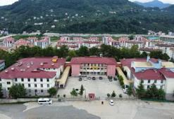 Giresun'da dehşet anları! Lisenin güvenlik görevlisi 2 kadını vurdu