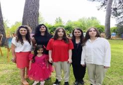 Adana'da ikiz kardeşlerden sergi: 86 adet resimle beğeni topladılar