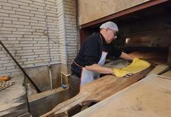 Fırın ateşi karşısında 60 yıldır sabırla ekmek pişiriyor! 12 yaşında çırak olarak başladı