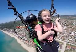 Edirne'de bir çocuk gökyüzünde İstiklal Marşı'nı okudu