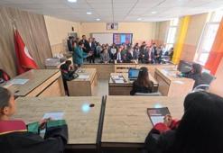 Ağrı'da mahkemeler lisede kuruluyor! Öğrenciler için gerçeğini aratmadı