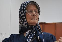 Eskişehirli Sevim Teyze, yıllarca hayalini kurduğu enstrümanına kavuştu! Yemek yaparken bile elinden bırakmıyor
