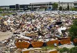 İzmir'in göbeğinde çöp alanından ürküten görüntü!