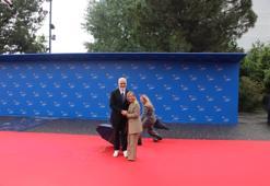 Arnavutluk Başbakanı Edi Rama, Meloni'yi kırmızı Halıda diz çökerek karşıladı