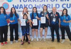 Kütahyalı kick bokscular başardı! Dünya kupasında 13 madalya ve kupayı kazandı