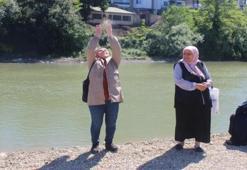 Giresun'da festivalinde ilginç gelenek: Dereye 7 çift, 1 tek taş atıldı!