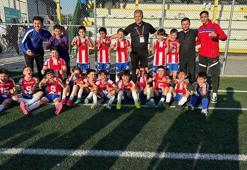 Büyük başarı! Minik yıldızlar namağlup şampiyon oldu