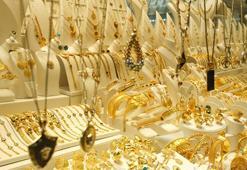 Altın yeniden alevlendi! Alım fırsatı geride kaldı, uzmanlar yeni rakam verdi: Bu seviye her an görülebilir