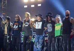 Efsane Rock grubu Guns N' Roses kulise lahmacun istedi!