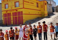 Diyarbakır'da şampiyonluk coşkusu bitmiyor! Evini sarı-kırmızıya boyadı