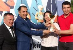 Bilecik'te terör gazisi Oryantiring Yarışması'nda kızıyla birinci oldu