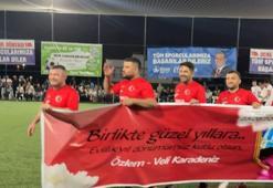 Böyle olur Adana'da evlilik yıldönümü! Kozanlı öğretmen 10. yılını kutladı