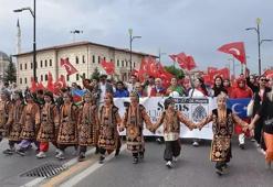Sivas'ta festival havası: Kortej ile başladı