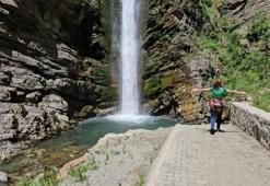 Diğer şelalelerin hepsinden farklı bir özelliği var! Bitlis'te görenler şaşırıyor