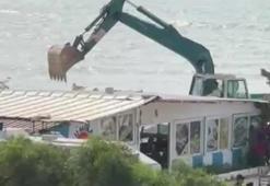 Adana'da kaymakamlık talimatı verdi! Sahil kenarlarında tek tek yıkılıyor