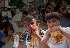 Bursa'da 11 metre börek yedi, 10 gram altının sahibi oldu! Günlerce tek lokma yemedi