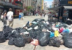 İzmir&#39;de grev 4&#39;&#252;nc&#252; g&#252;n&#252;nde! Şehir &#231;&#246;p yığınlarıyla doldu