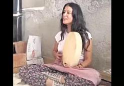 Elif Boyner, def çalıp ilahi söyledi
